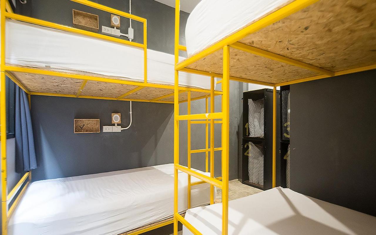 Bed Hostel Phuket Extérieur photo